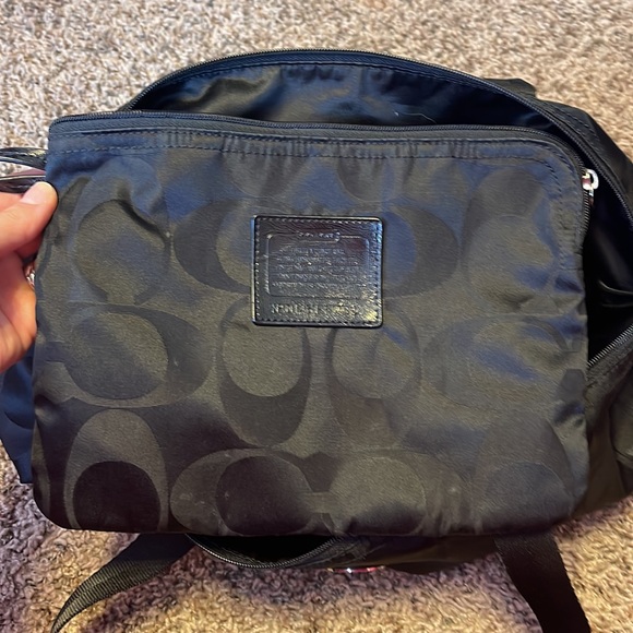 Coach weekender bag w/cosmetic bag - Picture 4 of 5